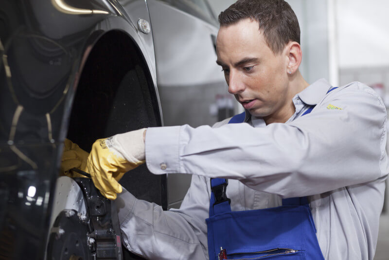 Im KFZ-Meisterbetrieb werden die Bremsen Ihres Autos fachmännisch überprüft und repariert.
