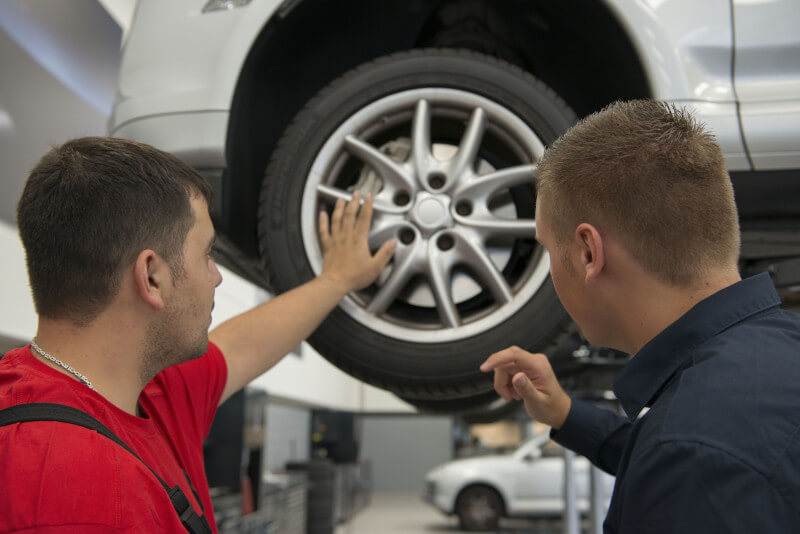 Regelmäßige Wartung der Bremsanlage ist wichtig für einen zuverlässigen Betrieb.